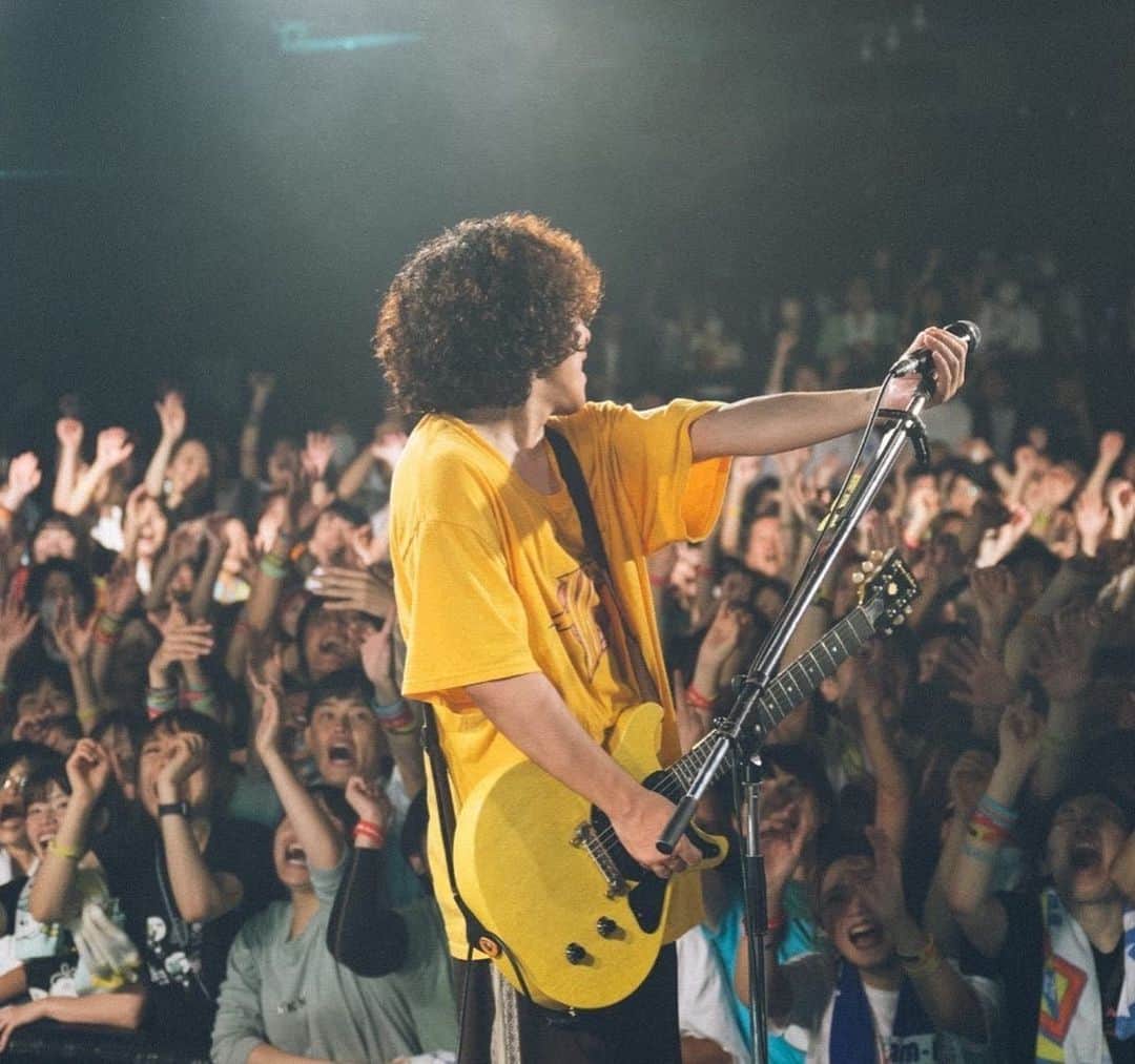 谷口鮪のインスタグラム：「Jack in tour 2023 ファイナル 急遽ワンマン、逆境もパワーに、あなたがいるから俺がいる！ アジカンとのリベンジは次の夢として、必ず叶えよう！ ほんといい顔するようになったよ俺。 Photo by @satoshihata87   Tour Final! We are the best, you are the best!」