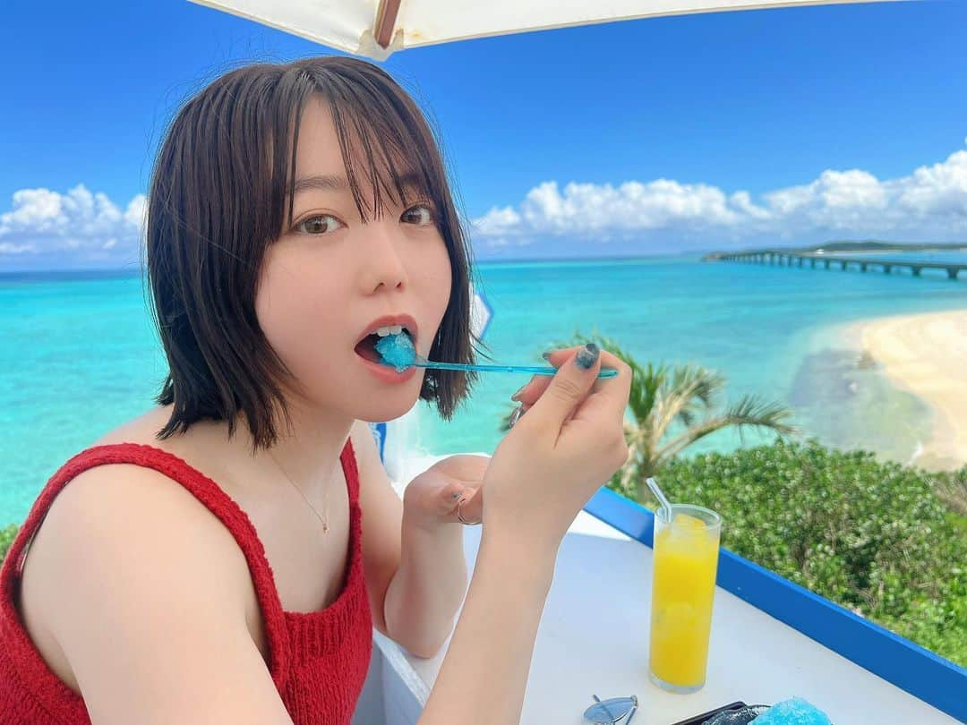 峯岸みなみさんのインスタグラム写真 - (峯岸みなみInstagram)「1日目のランチ、ガーリックシュリンプは「どうせ宮古島で汗かくんだから、こんぐらい塩分摂っときな！」と言わんばかりの味の濃さでとっても美味しかったなぁ🍤  そういえば髪切りました！どうですか？」8月24日 22時12分 - minegishi_31chan