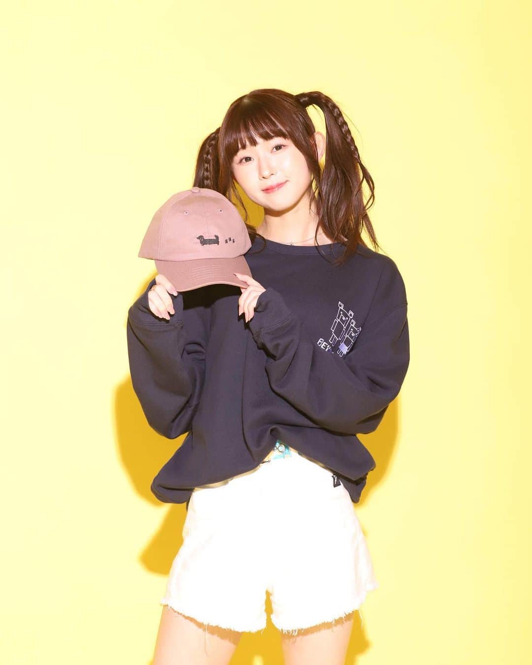 熊沢世莉奈さんのインスタグラム写真 - (熊沢世莉奈Instagram)「⁡ 熊沢世莉奈×LIVERTINE AGE コラボ商品 ⁡ キャップ:S.MAUVE ⁡ 🌟完全受注生産！ ⁡ 🌟8/25(金)23:59まで受付中！  #livertineage #熊沢世莉奈 #コラボ商品」8月24日 22時08分 - kuma_0417