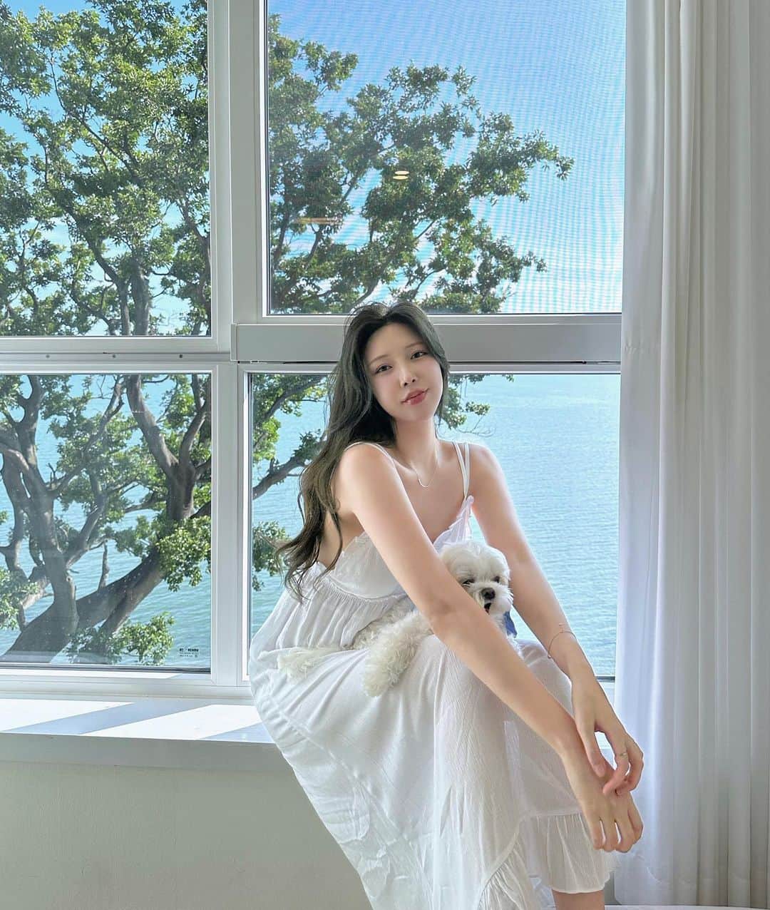Choi Somiのインスタグラム：「⠀⠀⠀⠀ #글랜더 #glander  행복한 솜이루🩵  준비한 음식 다 먹고 뭔가 부족하다고 했는데 금손 우리 엄마미 남은 재료로 된장찌개.. 칼칼하고 너무 맛있었음 또 먹고 싶다아🤍」