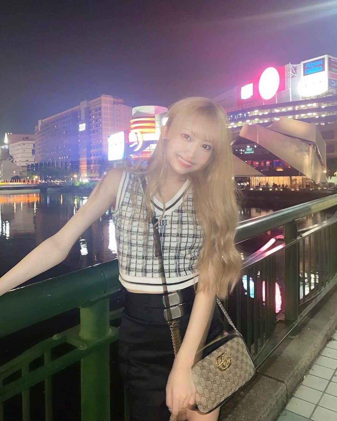 野村実代のインスタグラム：「ずっと私だけ見ててね🪄💗 ⁡  #ootd#code#darich#gucci  #ハイトーン#ハイトーンカラー #ロングヘア#福岡#散歩」