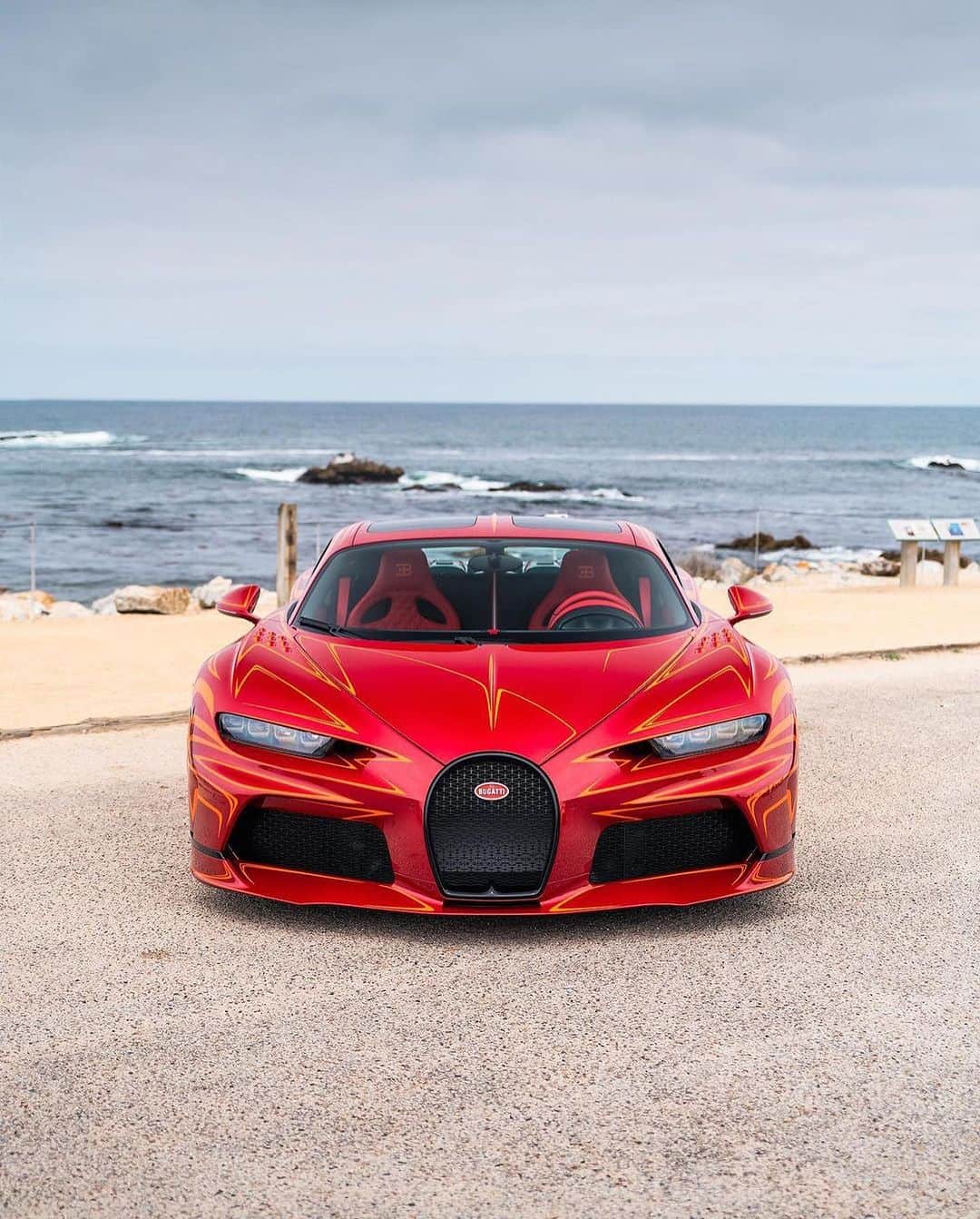 CarsWithoutLimitsさんのインスタグラム写真 - (CarsWithoutLimitsInstagram)「1 of 1 Bugatti Chiron Super Sport Vagues de Lumiéres “L’Aura”  📸 @zachbrehl  #carswithoutlimits #bugatti #chiron #chironsupersport #supersport」8月24日 22時22分 - carswithoutlimits