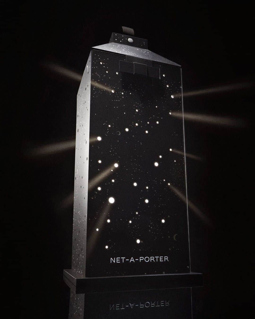 PORTER magazineさんのインスタグラム写真 - (PORTER magazineInstagram)「Ready for this year's @netaporter Advent calendar unveil? This year, it's better than ever... Introducing The Ultimate Gift Set – our revamped version of everybody's favorite festive treat. Stocked with exclusive beauty, fashion and homeware items – and housed in ultra-glamorous, decorative packaging – you'll want to add one (or 3) to your wish list ASAP.」8月24日 23時00分 - portermagazine