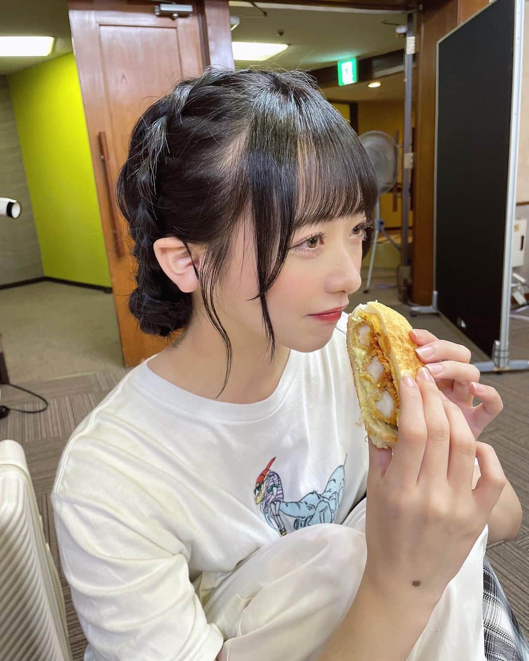石田千穂のインスタグラム：「STU48全国ツアー2023 in名古屋 ２日間楽しすぎたよー🐣 差し入れをたくさんいただいて、名古屋をすごく感じれました☺︎ 美味しい物ばかり…またすぐ名古屋行きたい！ ありがとうございました！」