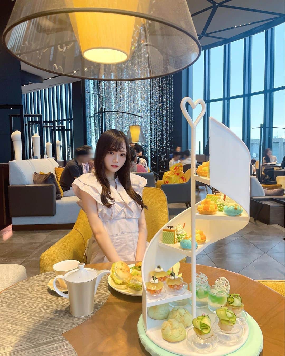 小林莉奈のグルメインスタ