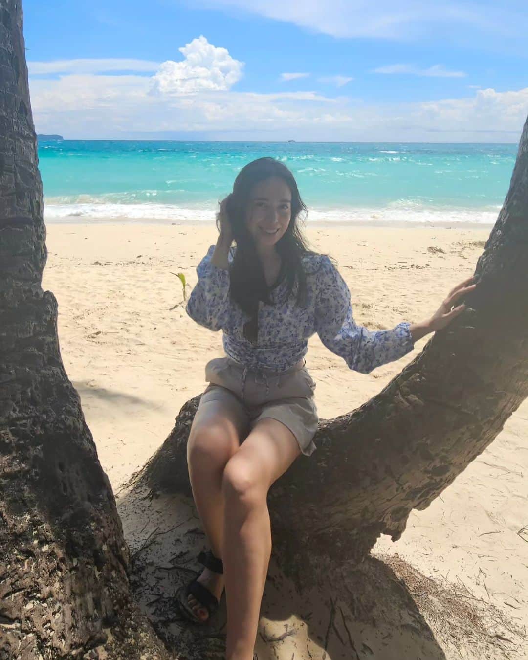 安藤ミレイさんのインスタグラム写真 - (安藤ミレイInstagram)「I've heard so many people says boracay is one of the best island in the Philippines. Now i know the reason😊✨️  #boracay #ボラカイ島 #보라카이  #フィリピン旅行 #フィリピン生活 #beach #whitesandbeach」8月24日 22時31分 - mirei_ando