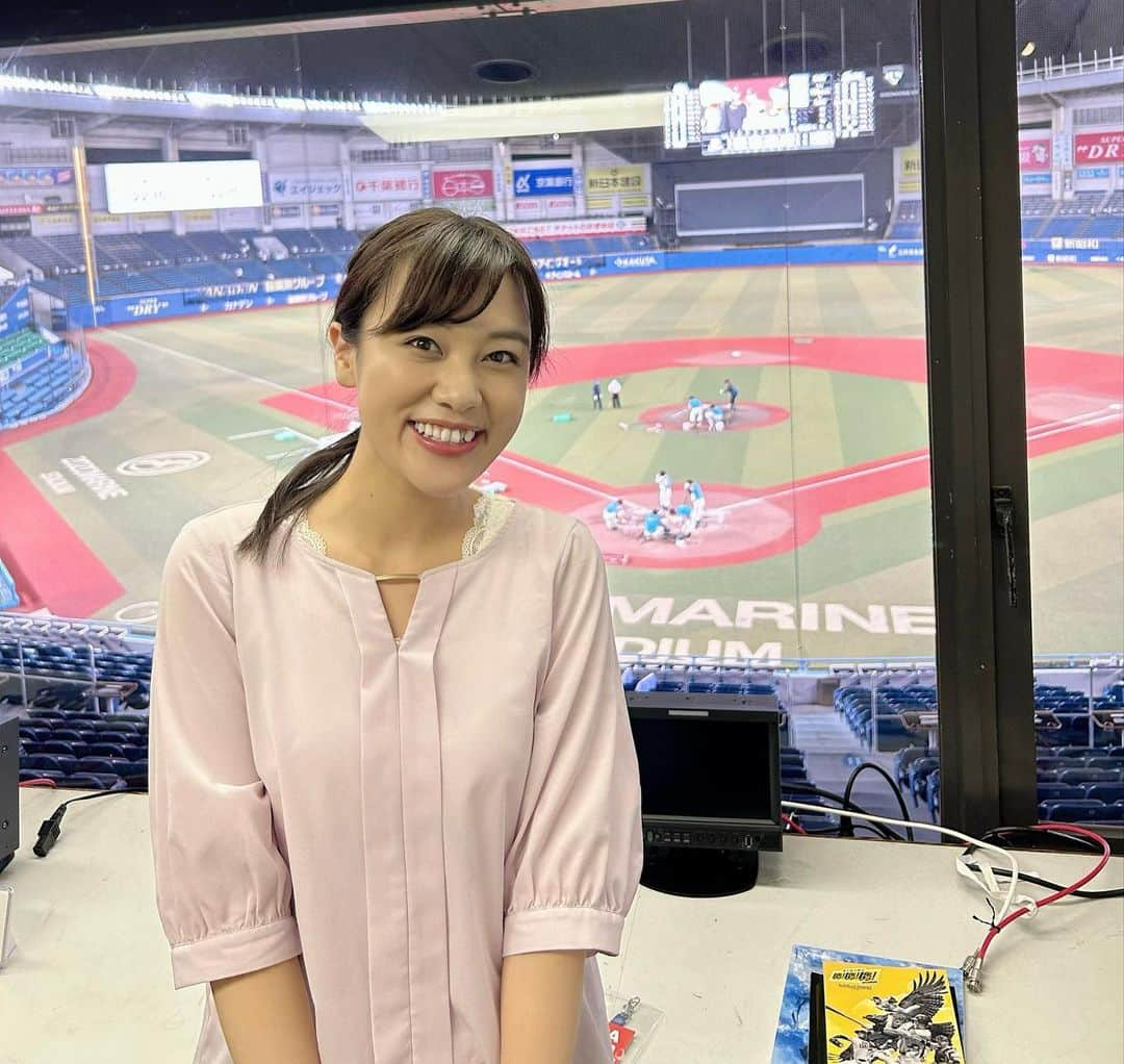 西村志野さんのインスタグラム写真 - (西村志野Instagram)「＊ 今日は #ZOZOマリンスタジアム #マリーンズナイター  #ロッテ × #ソフトバンク の中継スコアラーでした⚾️  どちらも勝ち越したい2位3位対決！ 4点差を追いつき勝ち越したマリーンズ 大きな1勝でした✨  ヒーローは新天地で輝く  #坂本光士郎 投手 #石川慎吾 選手  どんな場所でも力を出し切る。 たくさん学んだゲームでした😊 ＊ #chibalotte #千葉ロッテマリーンズ #チバテレ  #千葉テレビ #海浜幕張 #プロ野球 #野球 #野球中継  #プロ野球中継 #スコアラー  #野球好き #野球女子 #リポーター #野球MC #野球リポーター #野球アナウンサー #アナウンサー #フリーアナウンサー #西村志野」8月24日 22時34分 - shinonishimura_