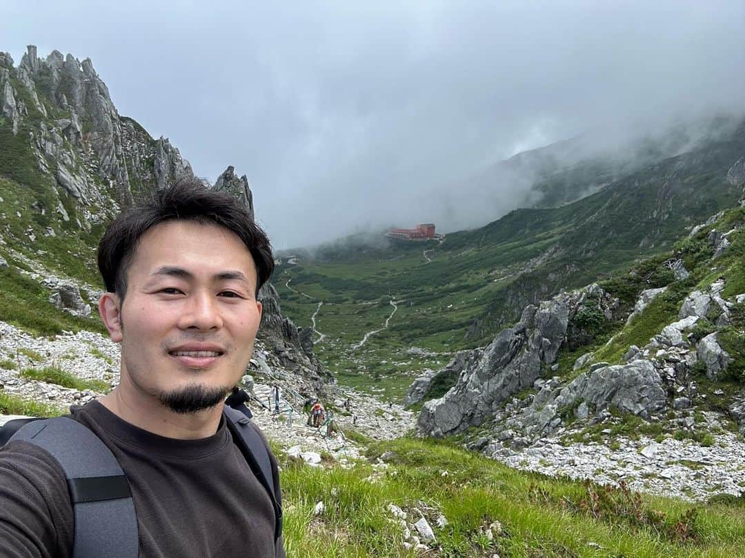 福岡堅樹のインスタグラム：「夏休みの思い出⛰️ 順天の同級生達と木曽駒ヶ岳登山&BBQ🍖 大自然を堪能して最高のリフレッシュ！！」