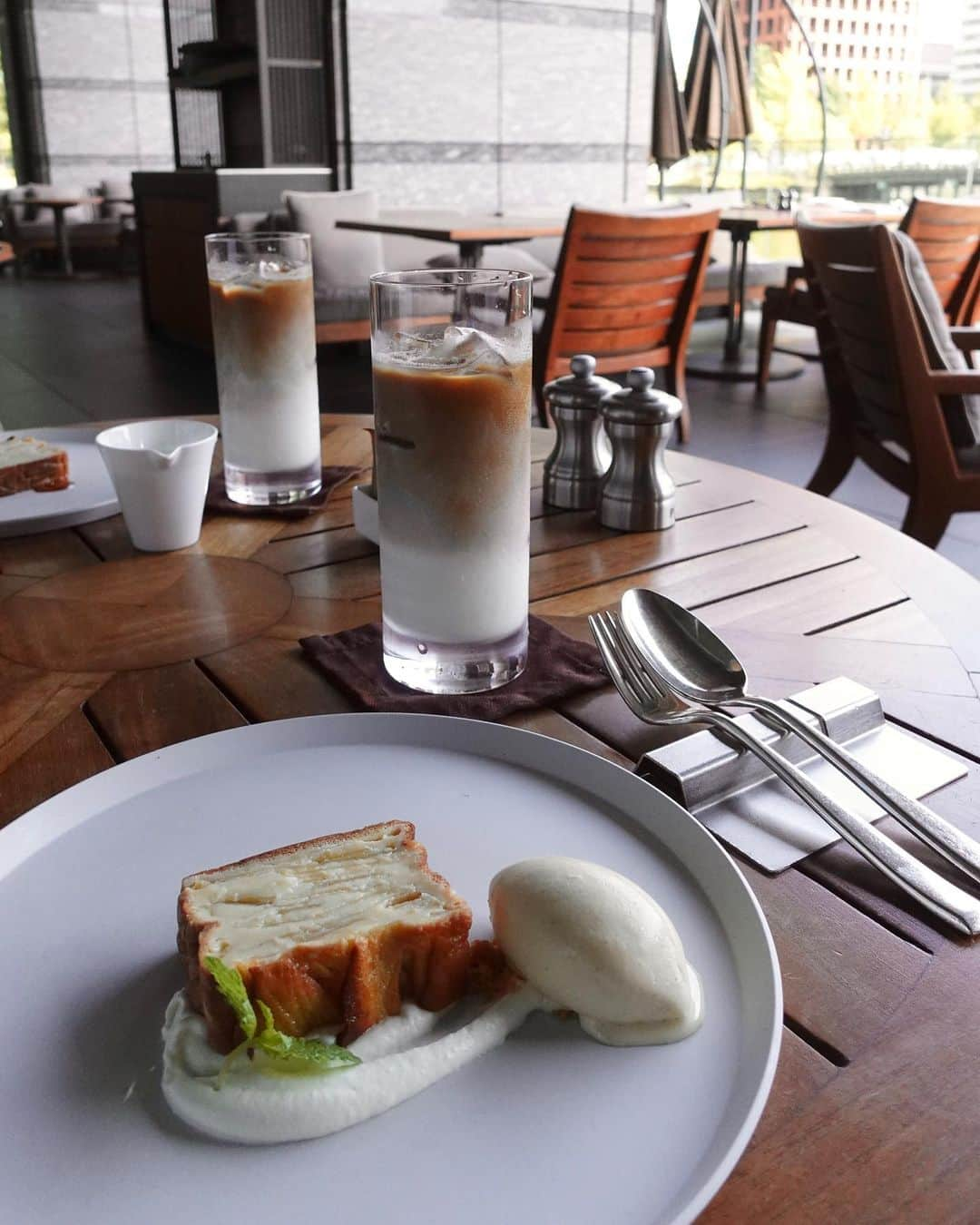 小嶋真子のインスタグラム：「cafe🍎 りんごのケーキ美味しかった♡」