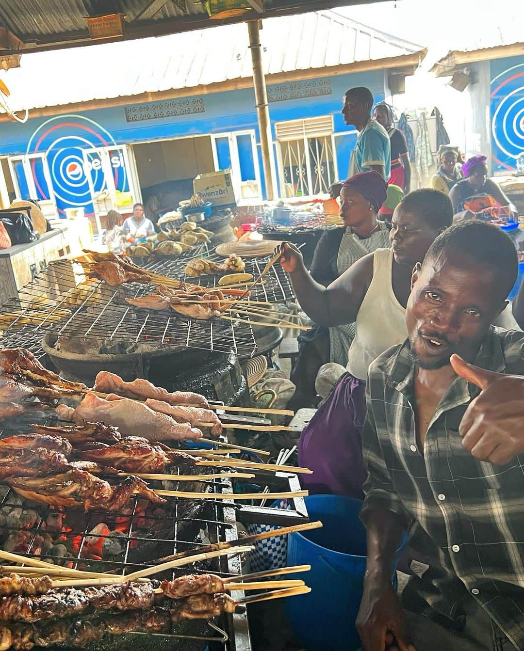 冨永愛さんのインスタグラム写真 - (冨永愛Instagram)「⁡ #食いしん坊シリーズ in Uganda🇺🇬 ⁡ ①山羊の肉のスープ(地元の定番料理)味付けは塩だけ ②③ストリート串焼(鶏、山羊、牛、レバー) ④ウガンダは基本の炭水化物としてバナナを食べる、甘くないバナナ🍌、鶏肉のサモサ ⑤世界で一番安いRolexと言われているストリートフード、Roll Eggs からの造語w ⁡ ワイルドなご飯！」8月24日 23時00分 - ai_tominaga_official