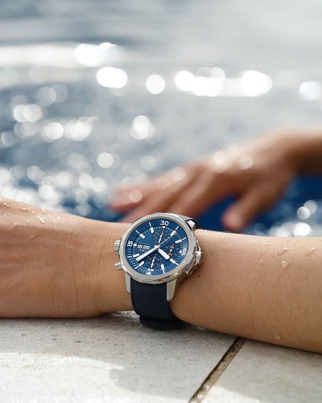IWC Schaffhausen - Japanのインスタグラム：「この時計を持つと、水や自然が今までよりもっと好きになる「アクアタイマー・クロノグラフ」(Ref. IW376806) #IWCAquaTimer」
