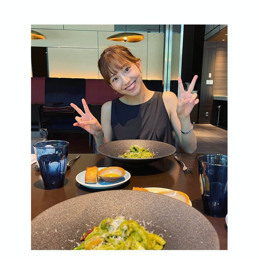 望月理恵さんのインスタグラム写真 - (望月理恵Instagram)「ダブルピースで カメラ目線 可愛いぞーーー！  とそんな無邪気な彼女も しっかり悩み、 仕事に向き合ってます。  3時間半ずっと仕事の話でした☺️ 私も学びがたくさん 日々精進です  #後藤楽々  #セントフォース #おはよん リアルタイムに起きれない笑」8月24日 23時06分 - mochiee28