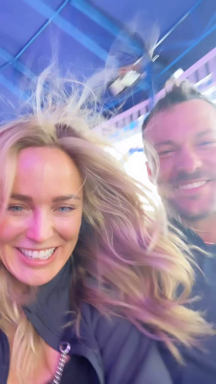 のインスタグラム：「I grew up going to fairs like this in San Diego. It’s so interesting how fairs seem to be untouched by time. The only difference I see is that the food got crazier. Deep fried everything. Kyle had a blueberry donut fried chicken sandwhich 🤭what’s the craziest food you’ve tried, and was it worth it?」