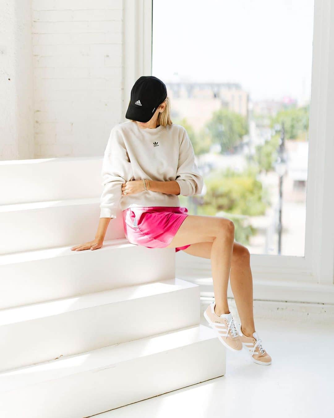Anna Jane Wisniewskiのインスタグラム：「You know we are an @adidas fam through and through! With back to school in full swing, now’s your time to stock up on all your BTS essentials (I get some, too, ok?!) #adidaspartner #createdwithadidas」