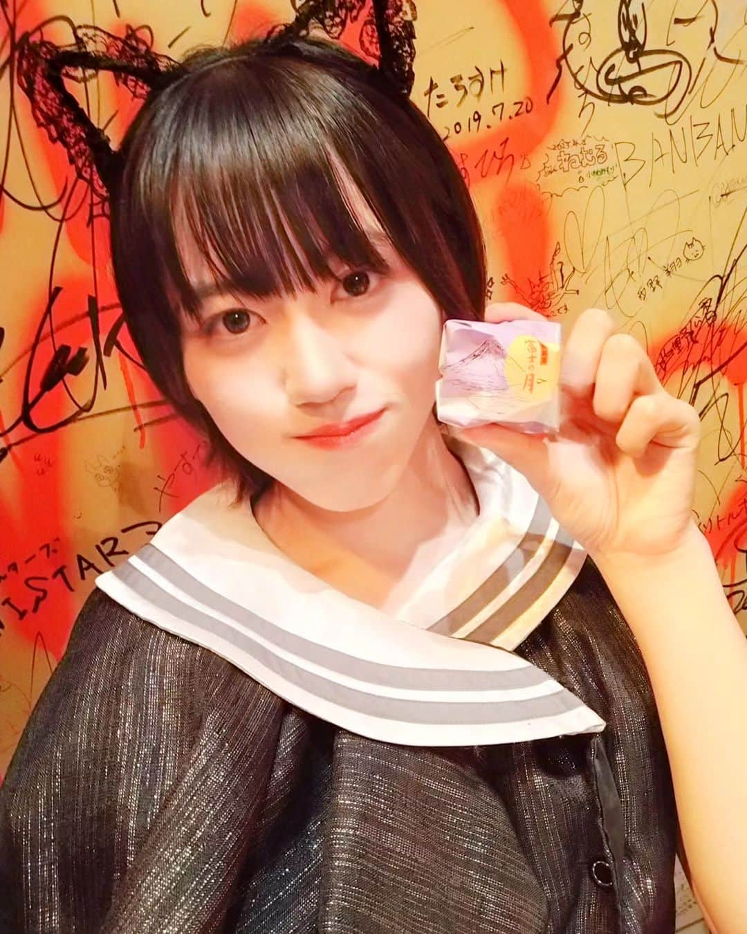 渡辺彩乃のインスタグラム：「2023.8.24 Thu RIGHT HERE vol.18 SZWARCさんのNew EP "LOVELY BABY" のリリパにお呼びいただきました💕 曲良すぎるな!?最高にライブ楽しませてもらっちゃいました☺️」