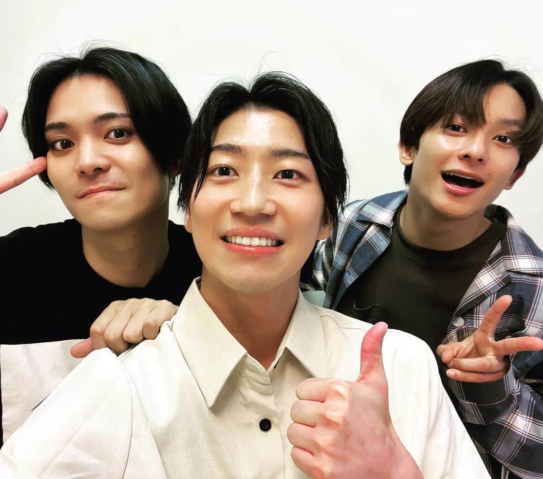 納谷健のインスタグラム：「HEY-B PARTY 美慎くん、祥平くん、 ありがとうございました！✨  よい2人に挟まれて嬉し楽し きゃわいい時間を過ごしましたっ」
