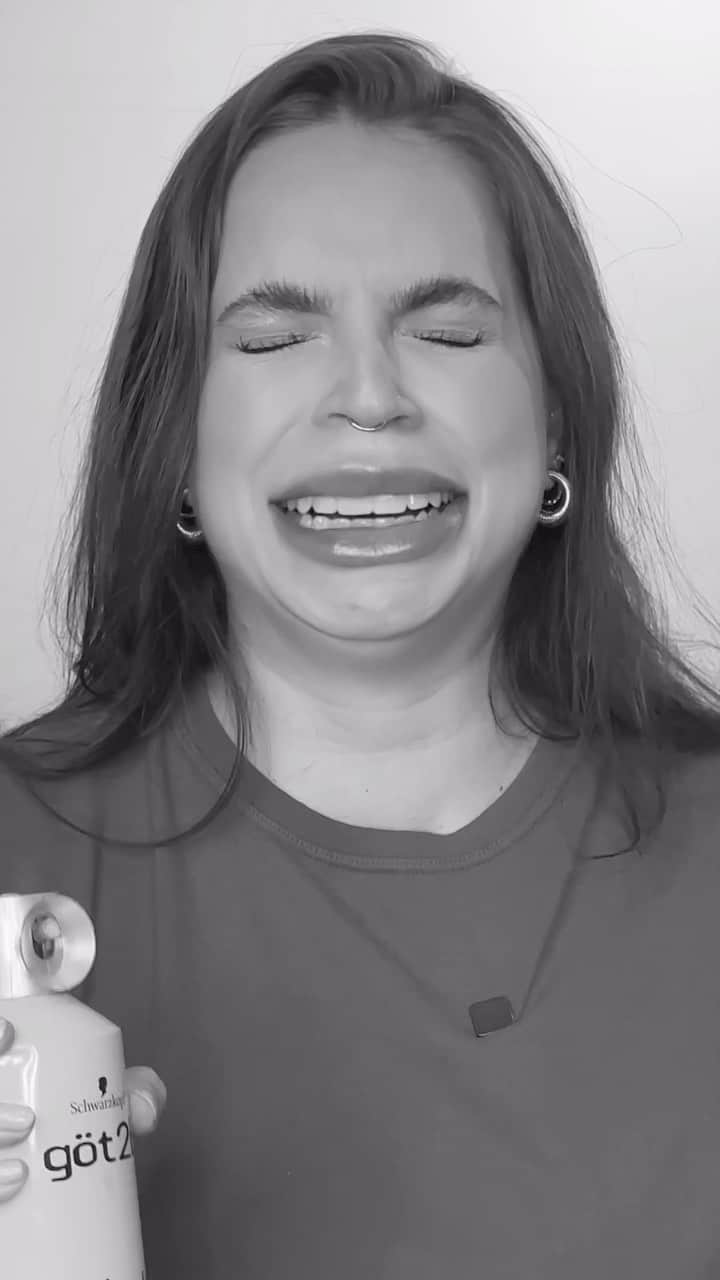 Bruna Unzuetaのインスタグラム：「E no Copia e Cola de hoje mais um dia normal na vida de Bruna Unzueta como cabeleleila leila sendo uma ótima apresentadora..🫠! Me digam, onde foi que eu errei?🥹」