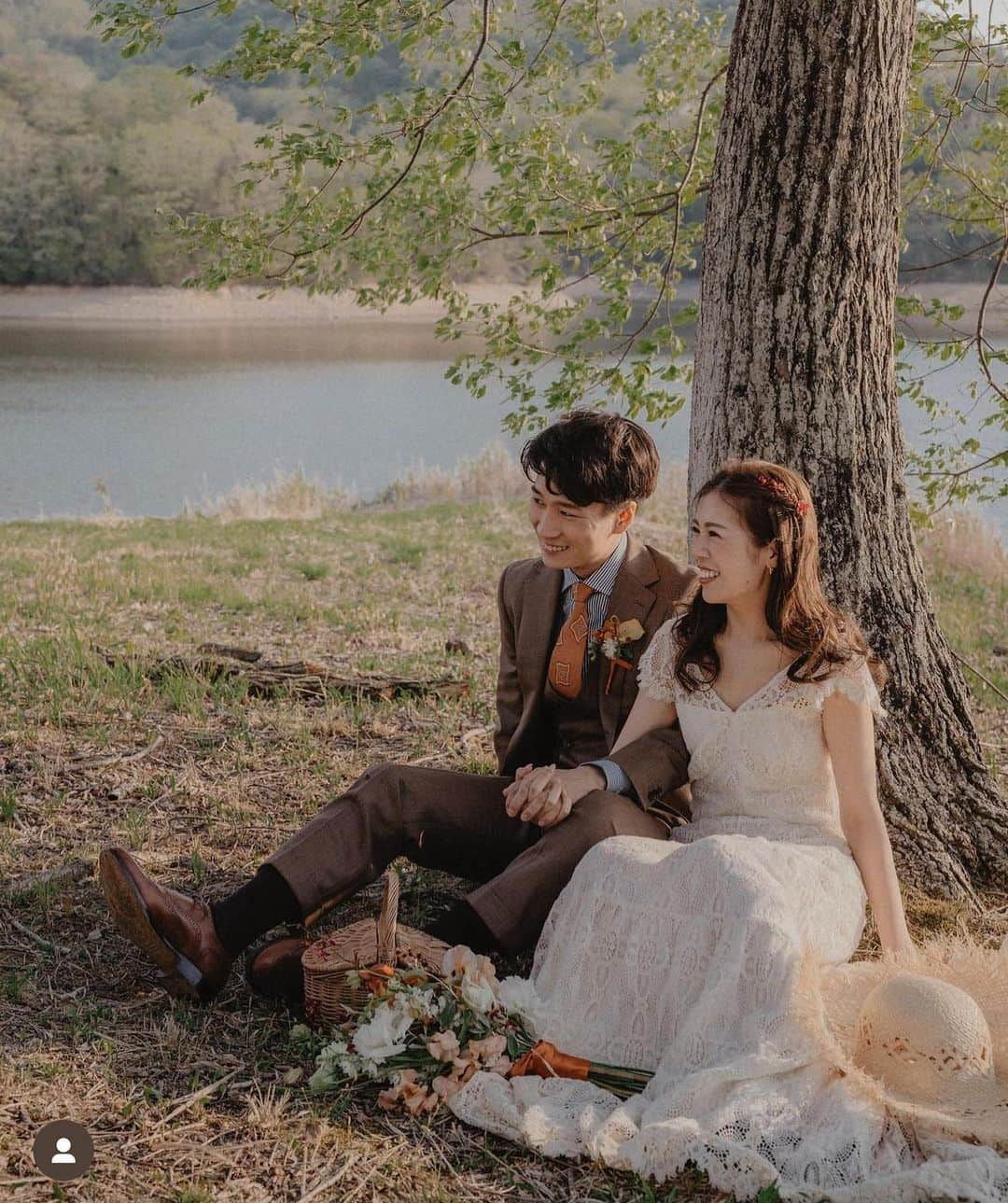 カイトアンドバタフライさんのインスタグラム写真 - (カイトアンドバタフライInstagram)「Inspired by country living🍃kite and butterfly W I L L O W dress @minurir_dress   Crochet lace dresses & a summer straw hat make the perfect garden celebration🍃designed & made in California.   #wedding #bohowedding #bride #vintagestyle #cottagecore #celebration #bohobridetobe #japan #engaged #design #madeinusa🇺🇸 #summerwedding」8月24日 23時44分 - kiteandbutterfly