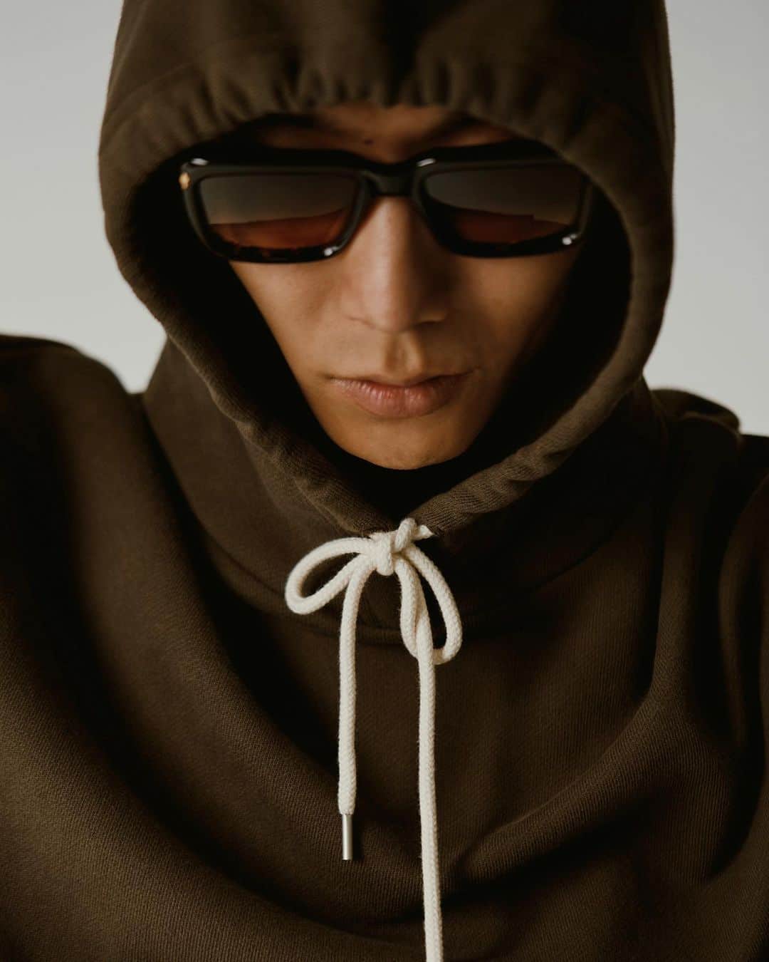 ジョン エリオットのインスタグラム：「French Terry classics in Chocolate. Autumn tones are available now. Link in stories and bio.」