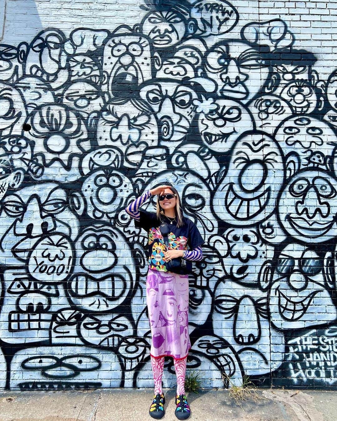 キーンのインスタグラム：「@giaxseo has been rockin' her KEEN sandals from Alaska to New York! 🏙️  "Growing up in Alaska, all I wore in the summer were sports sandals to conquer the abundance of outdoor activities. Slipping into the Newport sandal reminds me of those long summer days carrying my sandals in hand, dipping my toes in and out of the tundra picking berries. The softness of the material, the sturdiness of the sole, the extra cushion of the heel allows me to comfortably wear the Newport through tricky (icky) city streets, all the while daydreaming of grassier knolls."  These days, Gia is busy creating art through a multitude of mediums and is a self-proclaimed "sockfluencer" who loves to wear her socks with sandals 🧦 Read more about Gia and other creatives sporting our sandal at our link in bio!」