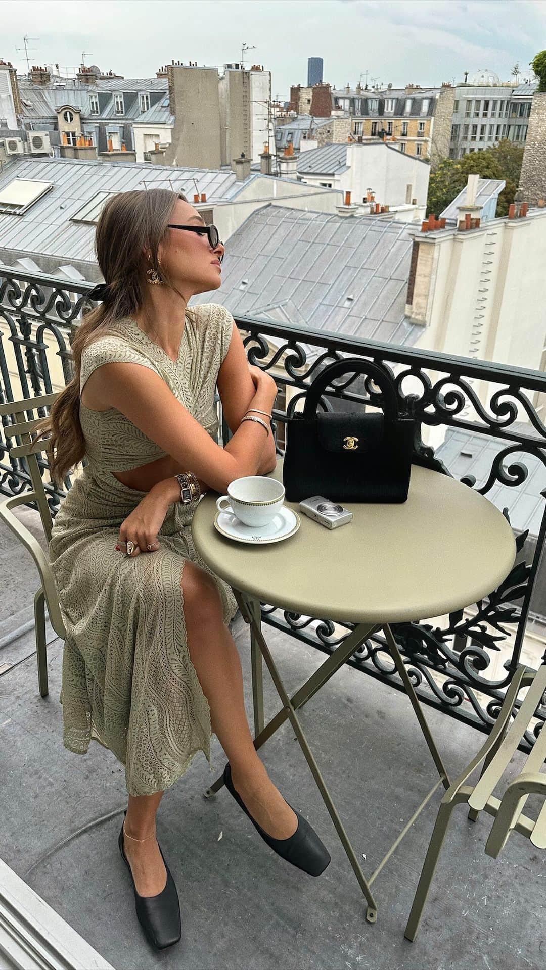 We Wore Whatのインスタグラム：「Danielle in Paris 🇫🇷☺️」