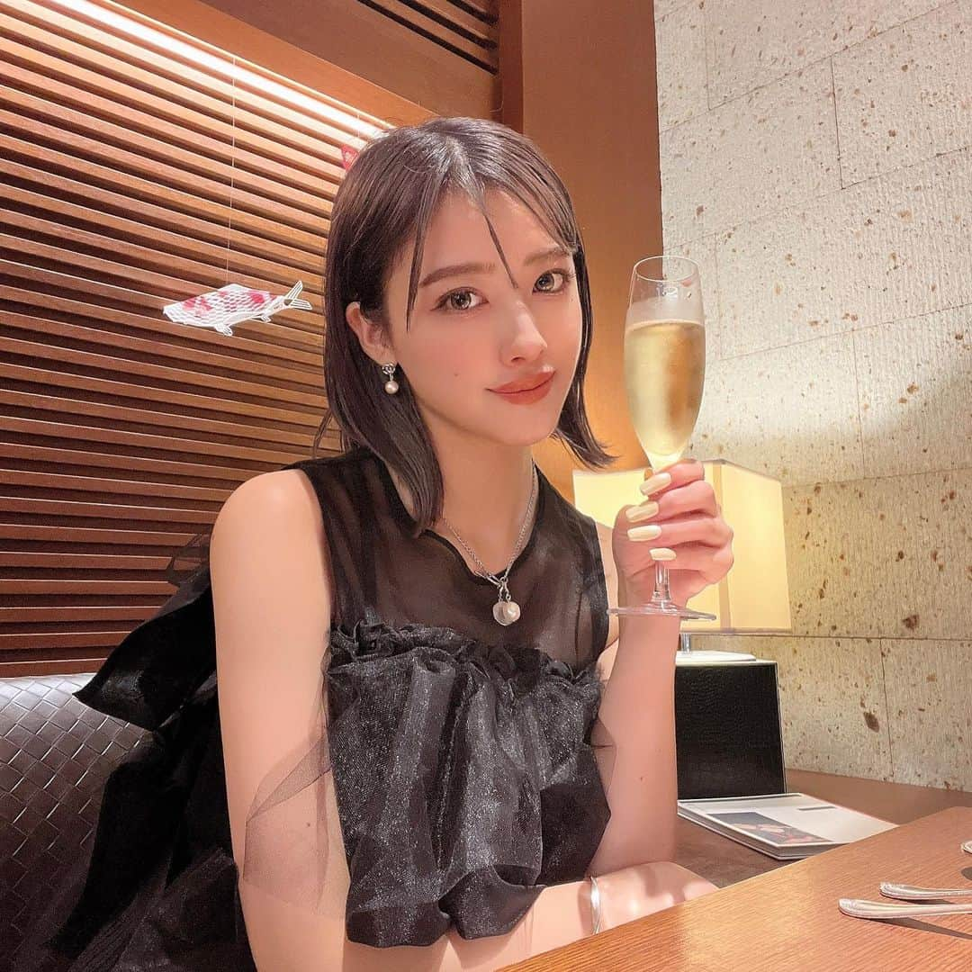 夏焼雅さんのインスタグラム写真 - (夏焼雅Instagram)「お誕生日を迎えました🥂🤍✨ これからもよろしくお願いします🫶🏻」8月25日 0時10分 - miyaaa0825