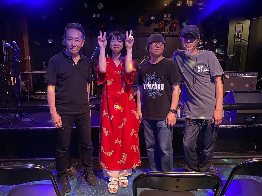 関根史織のインスタグラム：「2024.8.24 秋葉原CLUB GOODMAN  MS Decoder  左から 鬼怒無月(g) 関根史織(b) 須藤俊明(ds) 西滝太(key)  初回のライブとしてはすごく良かったのでは！ 変拍子とポリリズムとたくさんの転調を乗り越えてハイになった  「楽しかった」「良かった」と声をかけてくれて、とても嬉しかった 秋葉原まで来てくれてありがとうございました  めちゃくちゃ練習したからこれで終わらずまた次のライブも決めたいです」