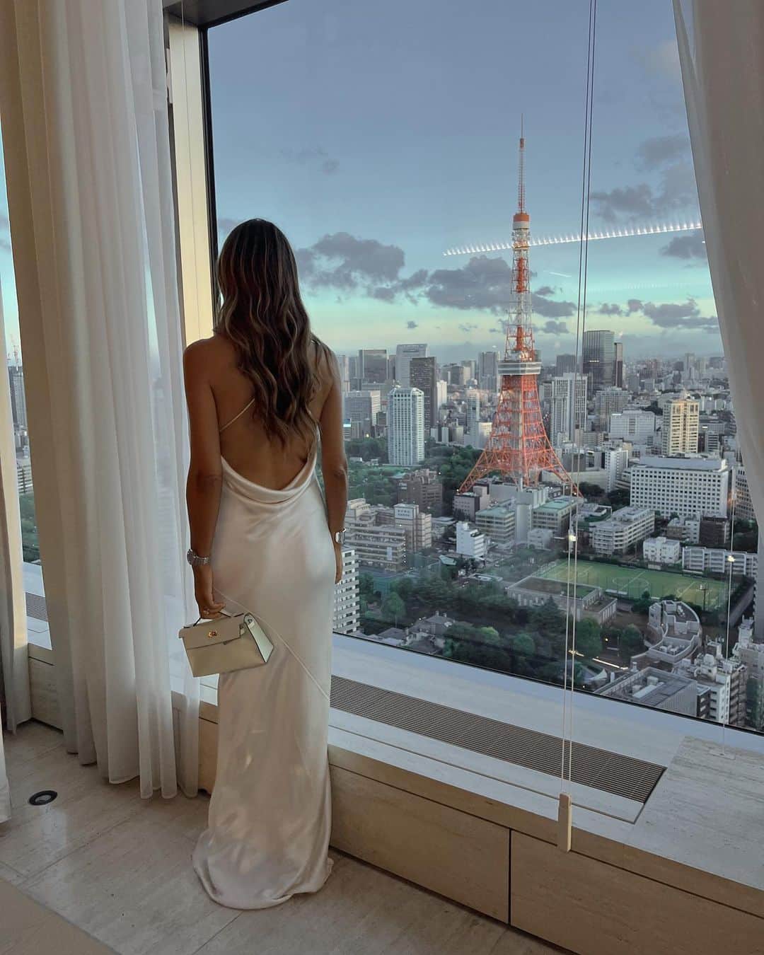 Tamara Kalinicのインスタグラム：「Lost in translation but we understood the assignment and celebrated the new @audemarspiguet x @alyxstudio @matthewmwilliams  collaboration - Tokyo style. I was bursting to share these news with you, and the design which is truly unprecedented #APxAlyx」