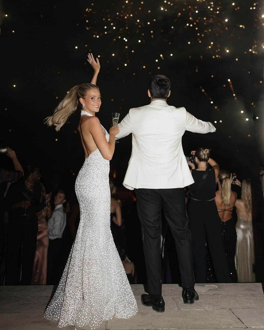 Pronoviasさんのインスタグラム写真 - (PronoviasInstagram)「If I’m dreaming, don’t wake me up💛 @hannahg11 and @dylanbarbour tied the knot in a dreamlike wedding at a French Chateau✨  Hannah looked absolutely stunning in 3 Haute Couture Custom-Made #AtelierPronovias dresses✨  We wish the beautiful couple a lifetime of happiness!  Wedding planners: @wsociety.co  Production: @bircheventdesign  Photographer: @bebavowels  Videographer: @dk_wedding_film  Accessory styling: @hopelavine  Hairstyle: @hairbybradleyleake  Make up artist: @tracewatkins  Make up: @lancomeofficial  Hair: @kerastase_official  Jewelry: @verstolo  #PronoviasBride」8月25日 0時45分 - pronovias