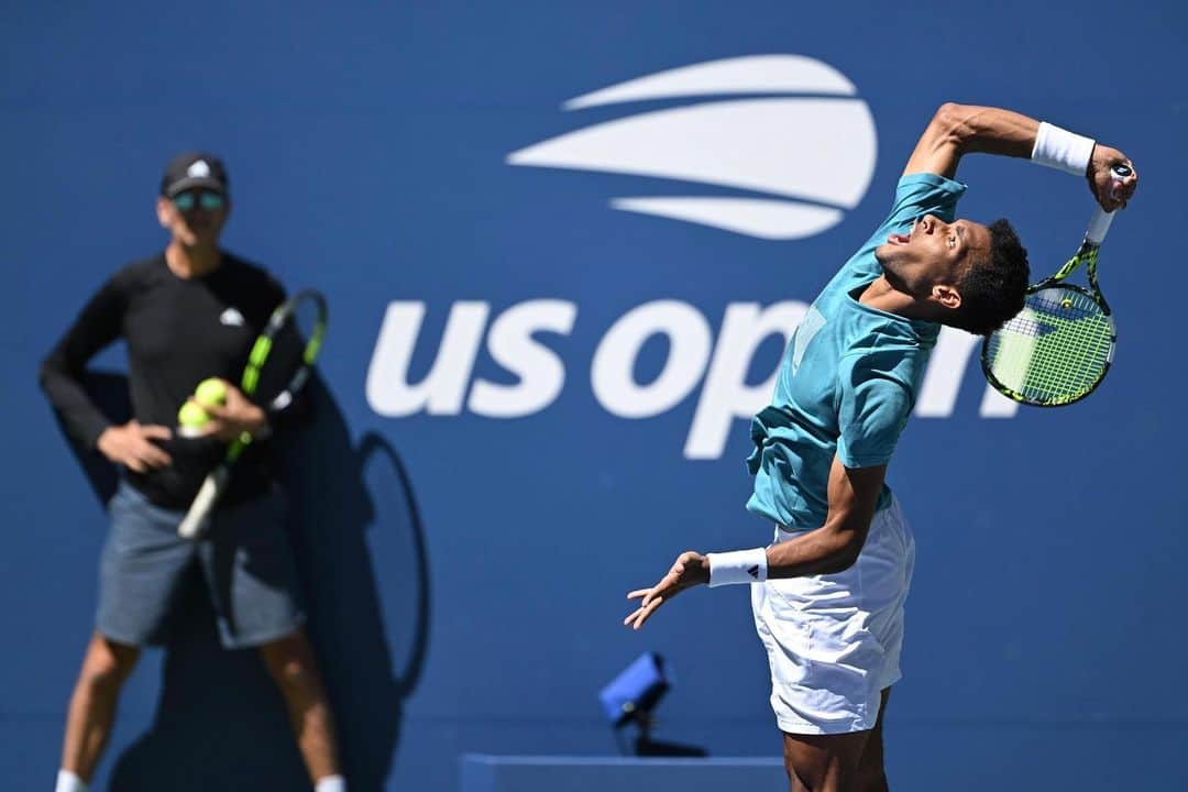 フェリックス・オジェ＝アリアシムのインスタグラム：「Touched down in NYC 🍎🗽  📸: @usopen」