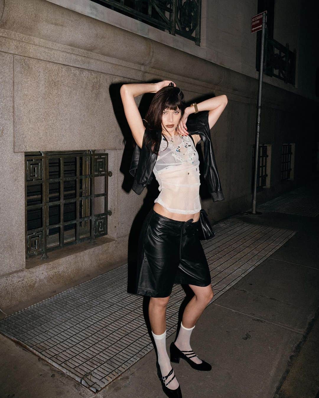 ナタリー・スアレスのインスタグラム：「A little something I threw on yesterday.」