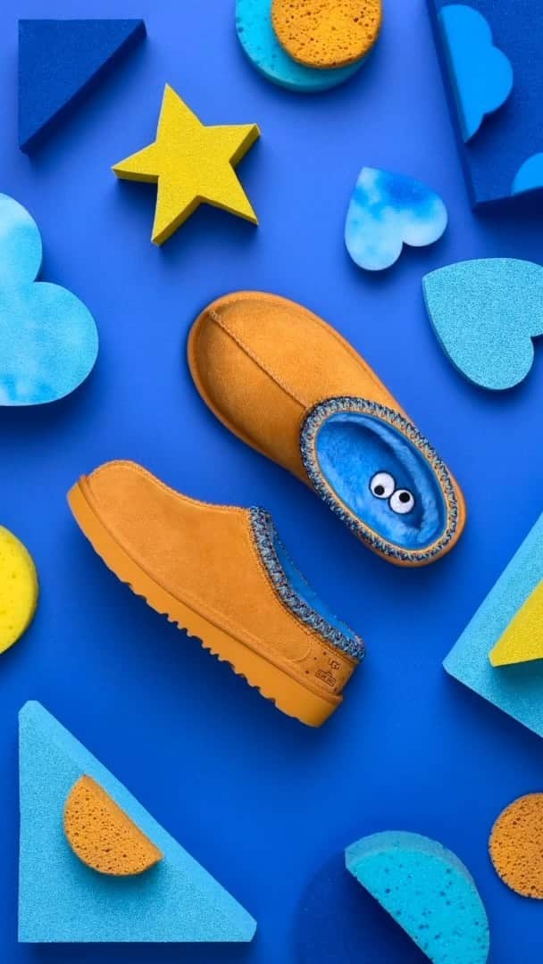 アグのインスタグラム：「In case you needed something to keep your 👀 on, how about the UGG x Cookie Monster Tasman II? 🍪  The countdown is on to shop the full #UGGxSesameStreet collection at UGG.com.   #UGG #SesameStreet #FeelsLikeUGG」