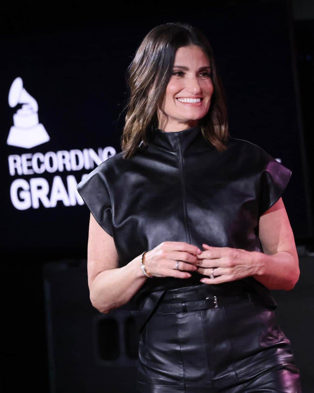 イディナ・メンゼルのインスタグラム：「Not to be dramatic, but we'll never get over this night with #IdinaMenzel. 💚  The iconic artist stopped by the #GRAMMYMuseum to talk about her newest project #DramaQueen and how her career journey has been throughout the years.」