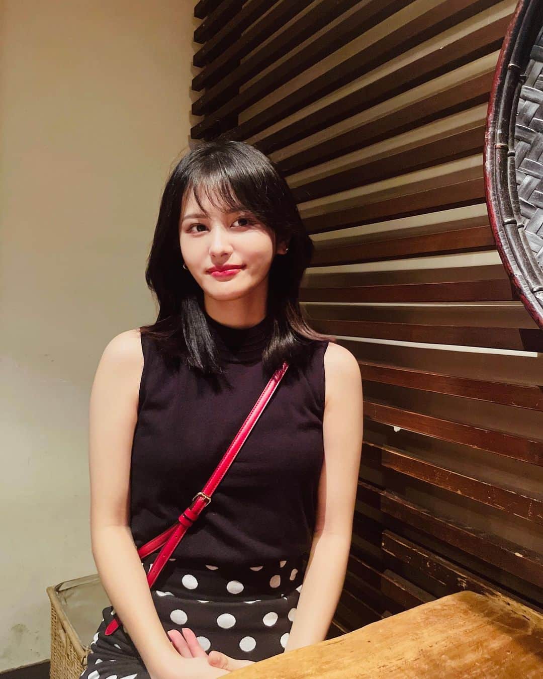 池谷実悠のインスタグラム：「痩せても痩せても肩幅ガンダム  #骨スト の悩み #テレ東 #アナウンサー」