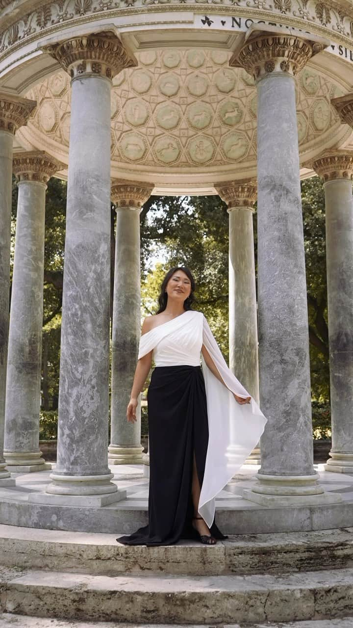 タダシショージのインスタグラム：「Embrace the allure of ancient Rome with a modern twist. This dress is a tribute to timeless elegance. 👑✨  Written and directed by @miranda_acts Featuring @quartettosharareh Video & editing by @evalacroix__ Production assistance @modesto_network  #ClassicRomanChic #ModernRoyalty #EternalElegance #fashionfilm #stringquartet」