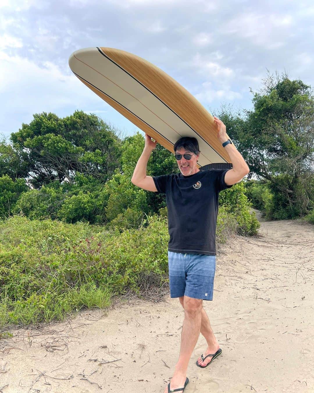 トーマス・ギブソンさんのインスタグラム写真 - (トーマス・ギブソンInstagram)「still on strike, but channeling The Great Kanaka 😂THANK YOU @toesonthenose 🌊 Use TG15 to save some dough 🏄‍♂️ #sagaftrastrong  #psychobeachparty」8月25日 1時20分 - thomasgibsonofficial