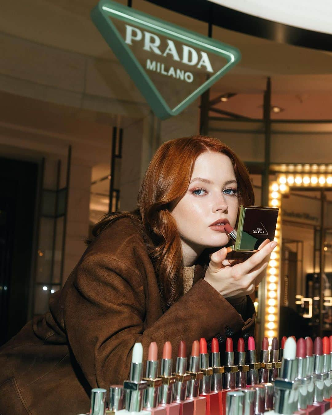 エリー・バンバーのインスタグラム：「Spent the day with @PradaBeauty at Harrods. Loving the new skincare and makeup, what a beautiful collection!  #PradaBeauty #PradaBeautyPartner」