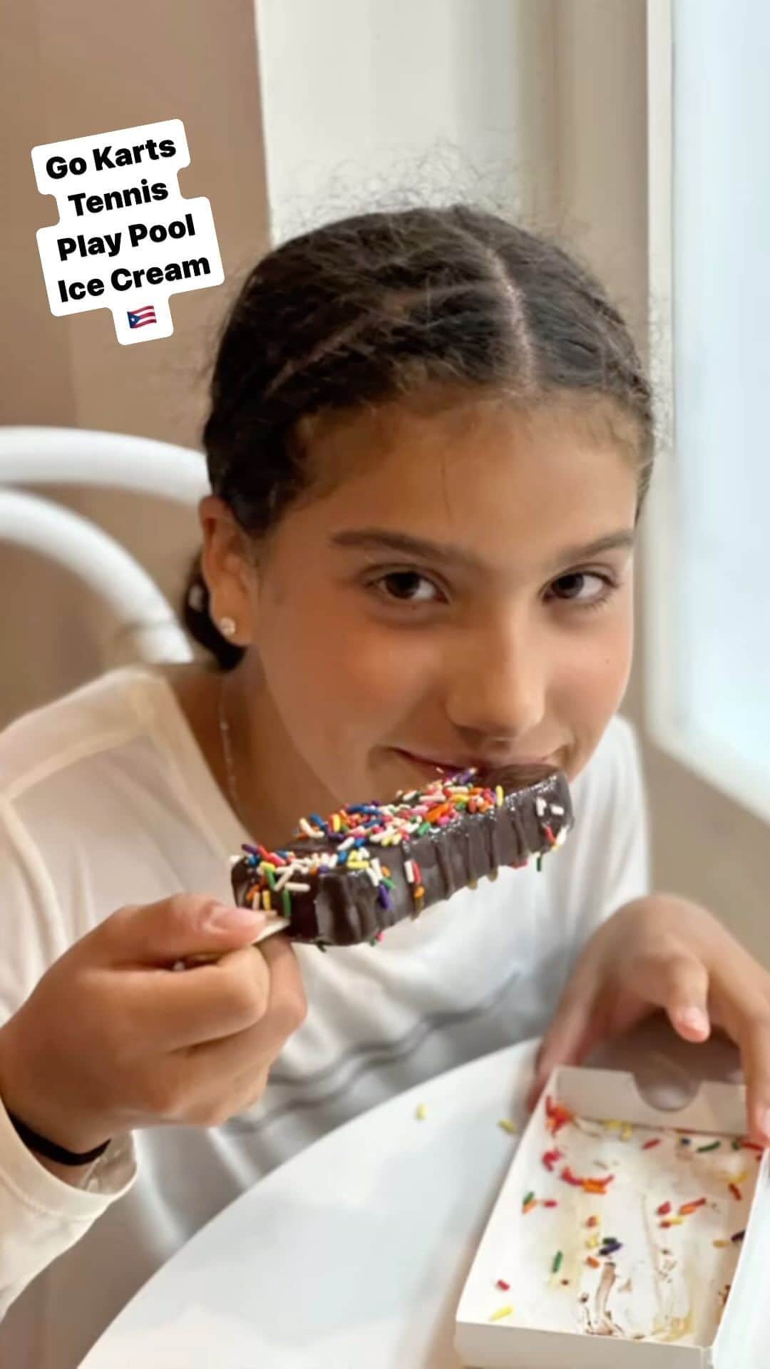 ロゼリン・サンチェスのインスタグラム：「🇵🇷🇵🇷🇵🇷 Times  #familyvacation」