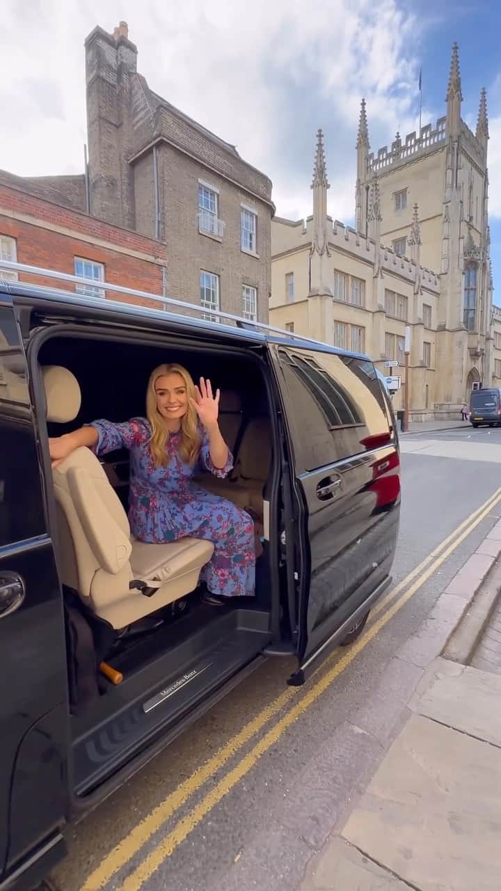 キャサリン・ジェンキンスのインスタグラム：「Beautiful, historic and very special to me. Cambridge and Songs of Praise just makes sense! A lovely day filming yesterday in this gorgeous setting with the wonderful @annalapwoodorgan. You can catch this episode on 24th September!」