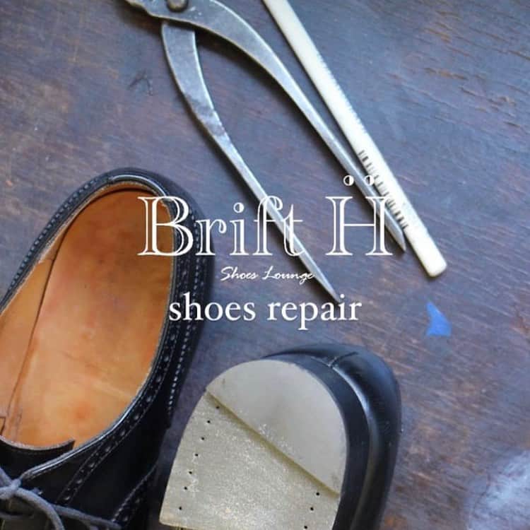 Yuya Hasegawaのインスタグラム：「【Brift H shoes repair】  あまり知られていませんがうちは靴修理も本気でやってます。当店で受け付けた修理は神奈川県大磯にあるファクトリーにて18年のベテラン職人Komaeがワンマン修理をしています。縫いなどイレギュラー修理は信頼のおける職人にお願いをしています🔨  Komaeはテイストの違う某有名靴修理店で数社働いていたので幅広い＆深い技術を持っており先日のタイ出店でも現地の職人ラス君の教育指導にて大幅な品質向上を果たしてくれました、Brift Hにジョインしたのはもう3年前。寡黙で本当に頼れる漢です🕺🏻  いよいよファッションの秋、革靴の秋がやってきます。ぜひ皆様の足元支度にBrift Hのリペアをご活用ください🍂  #brifthshoesrepair #brifthfactory #brifth #makesense #shoeshine」