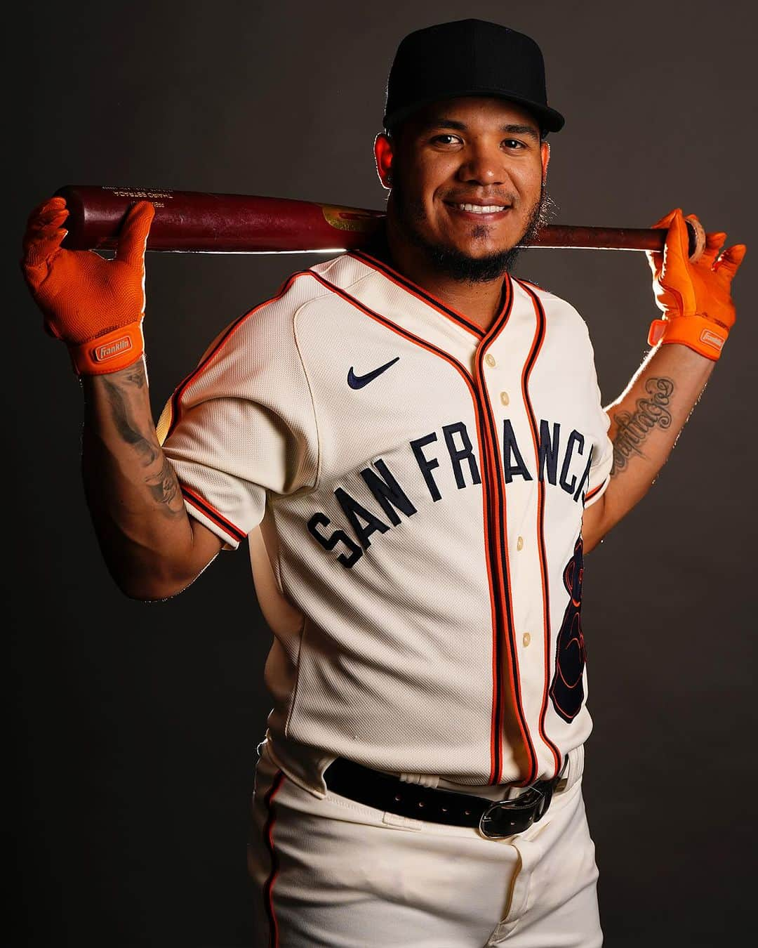 サンフランシスコ・ジャイアンツさんのインスタグラム写真 - (サンフランシスコ・ジャイアンツInstagram)「In celebration of African American Heritage Day on Saturday at @oraclepark, the #SFGiants will wear San Francisco Sea Lions jerseys on the field.」8月25日 2時04分 - sfgiants