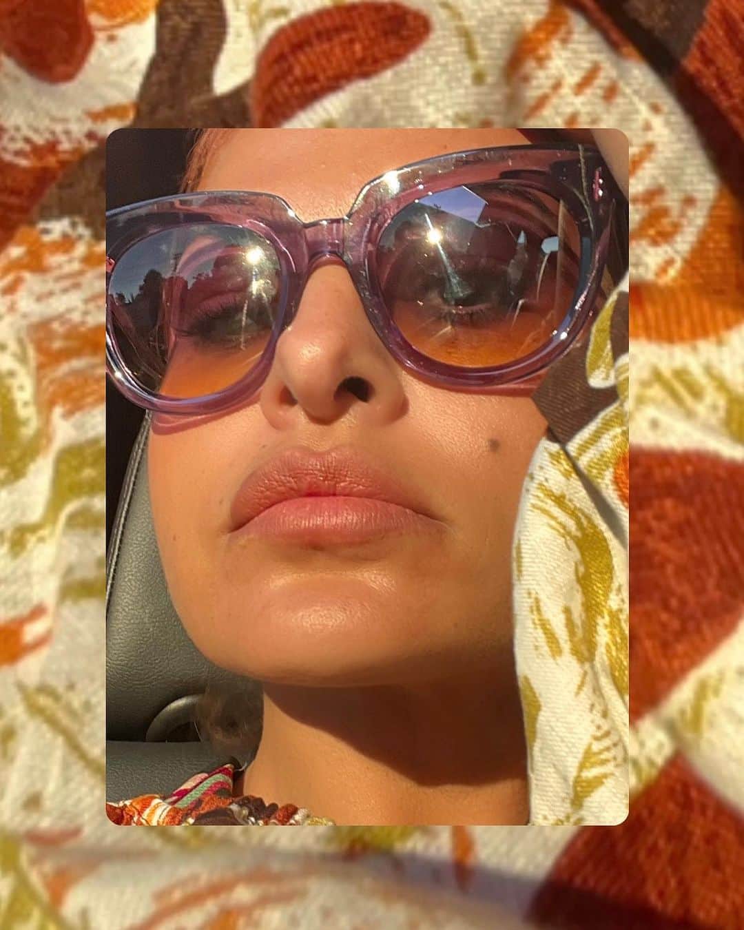 エヴァ・メンデスのインスタグラム：「Last days of summer …  In this beautiful two piece by @faithfullthebrand  And my new favorite sunglasses from  @cynthiabenjaminla    It’s starting to get darker earlier but I refuse to take off my shades. I’m not ready to say adios to Verano.」