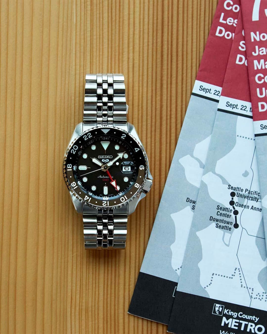 Seiko Watchesさんのインスタグラム写真 - (Seiko WatchesInstagram)「Stay on track at home AND your next destination with #SSK001! The prominent red GMT hand will allow you to easily check the time in a second time zone at a glance while keeping your style first class.  #Seiko #Seiko5Sports #ShowYourStyle」8月25日 3時02分 - seikowatchusa