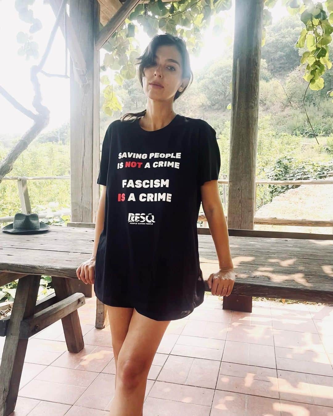 Stella Egittoのインスタグラム：「Saving people is not a crime, fascism is a crime. IO STO CON @resqpeople . . . . @cecilia.strada  @alex.rocca.69」