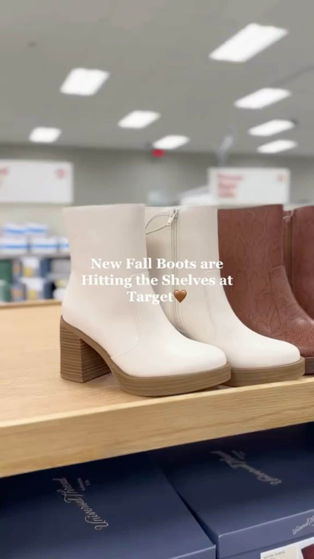 Target Styleのインスタグラム：「It’s time to bring out the fall boots! 🔥 @shesattarget」