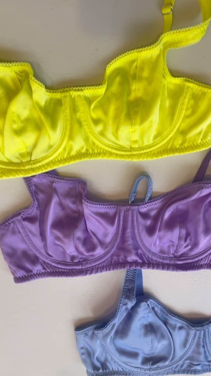 Araksのインスタグラム：「Discover a new favorite color in our store. I bet we have it! #ColorByAraks #SlowFashion #EthicallyMade」