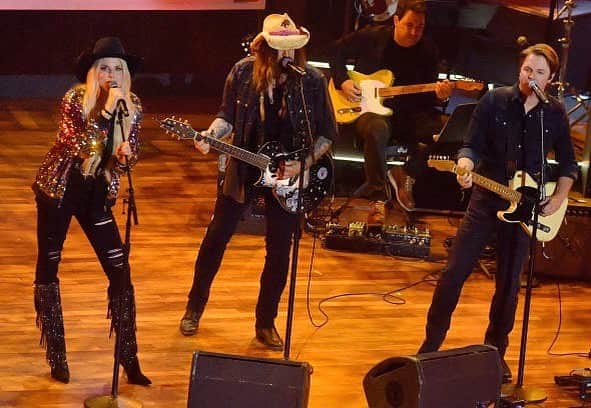 ビリー・レイ・サイラスのインスタグラム：「What a blast playing ACM Honors last night!!! 🔥🔥🔥」