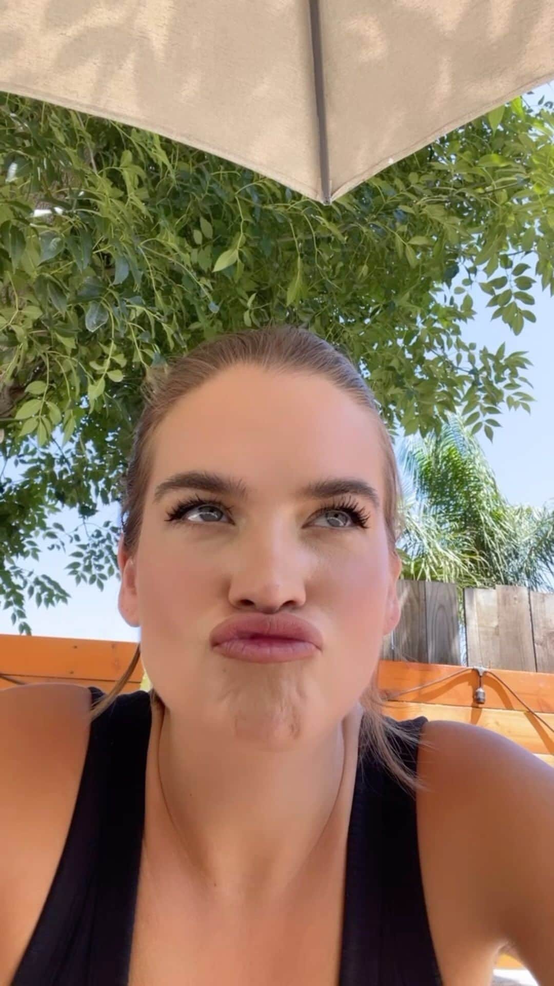 ストーミ・ヘンレイのインスタグラム：「Cool story bro lol but for real imagine blowing it in front of your idol (thank god @hanszimmer wasn’t actually there), but still, my soul left my body」