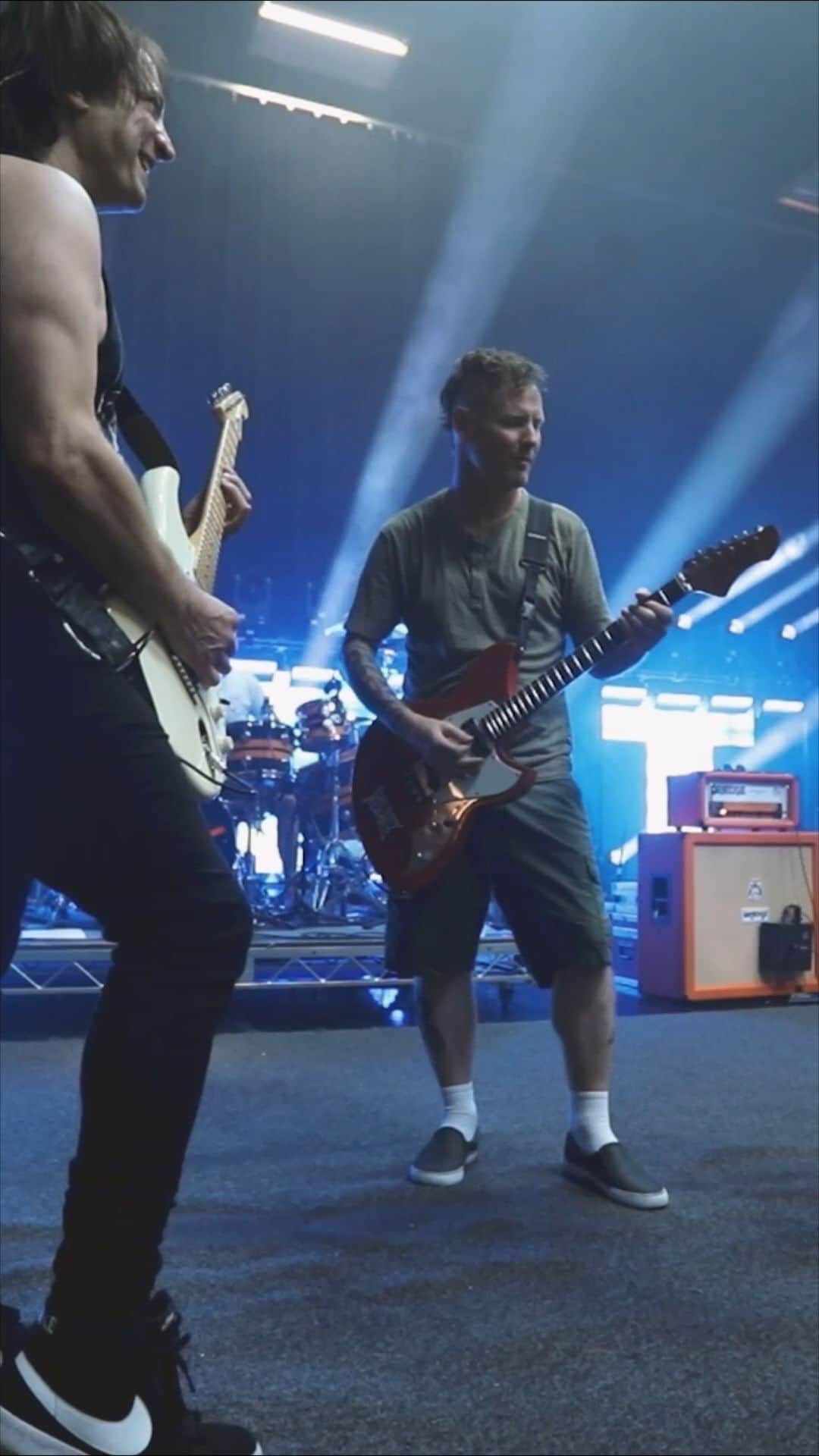 のインスタグラム：「Tour starts tomorrow. #CMF2 • coreytaylor.com  🎥: @stubs_dsm」
