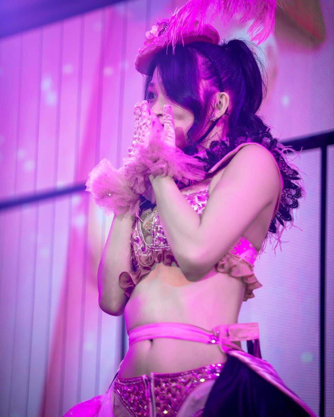 Lunaのインスタグラム：「🫣😳💞 キャラぶれです。  #バーレスク東京 #ルナミエBD #burlesque #showgirl」